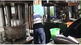 不锈钢水壶拉伸用什么油好?