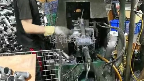 您用的铝合金切削液发臭吗？